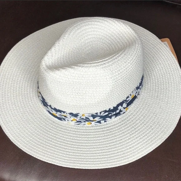 White daisy wrapped straw hat - Picture 3 of 4